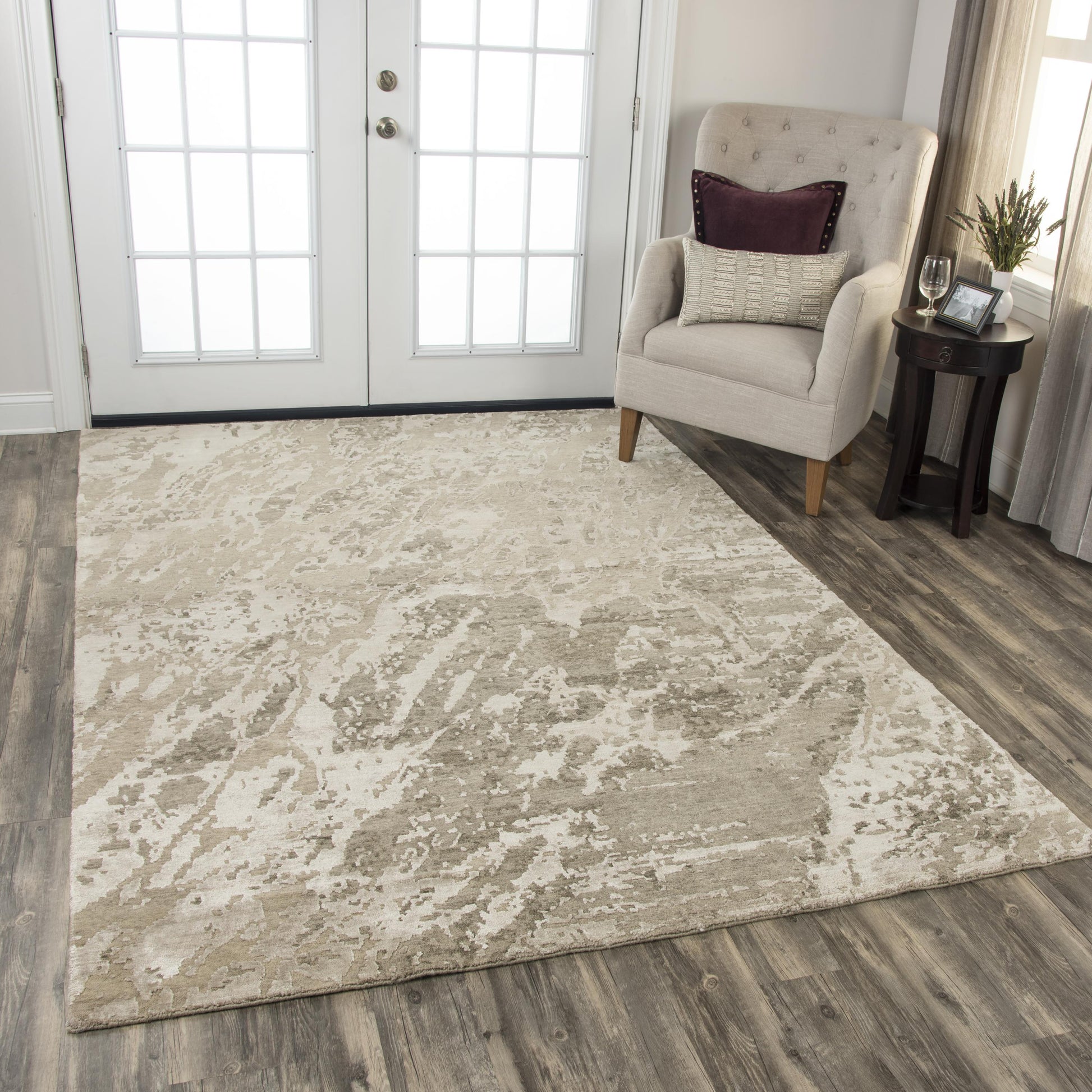 Finesse Contemporary rug, 6' x 9'.
