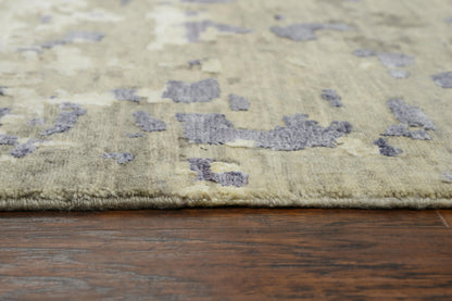 Finesse contemporary rug, 2' x 3'.