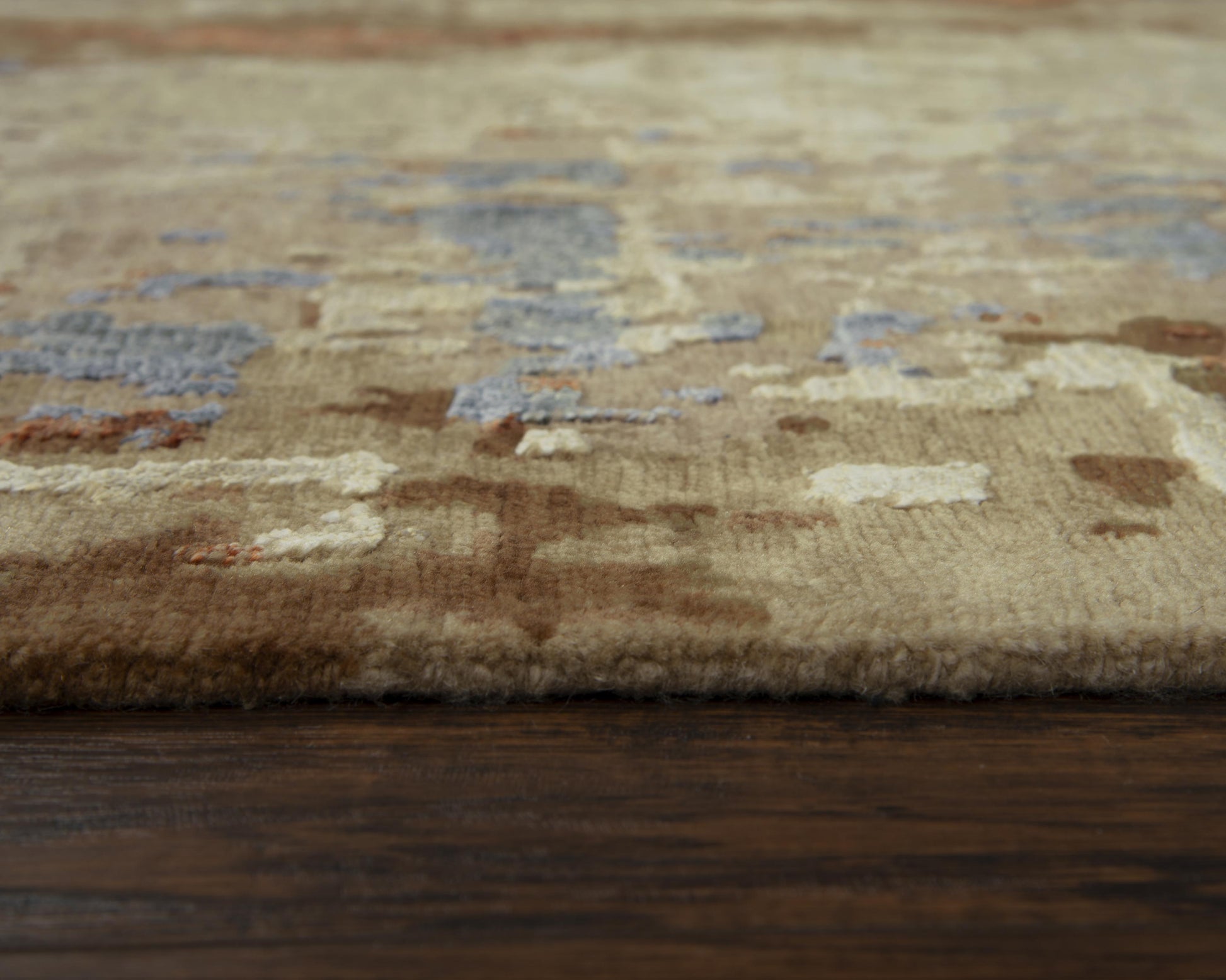 Finesse Contemporary rug, 6' x 9'.