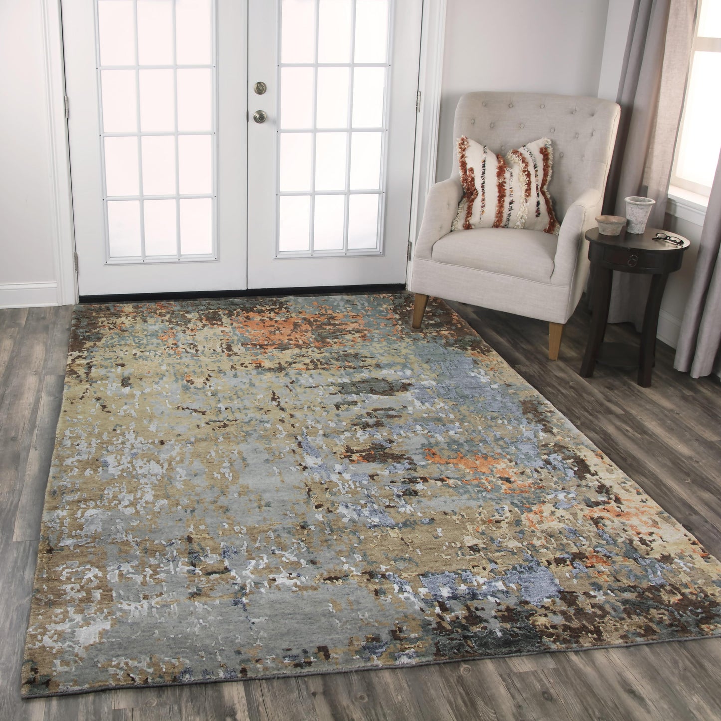 Finesse Contemporary rug, 2' x 3'.