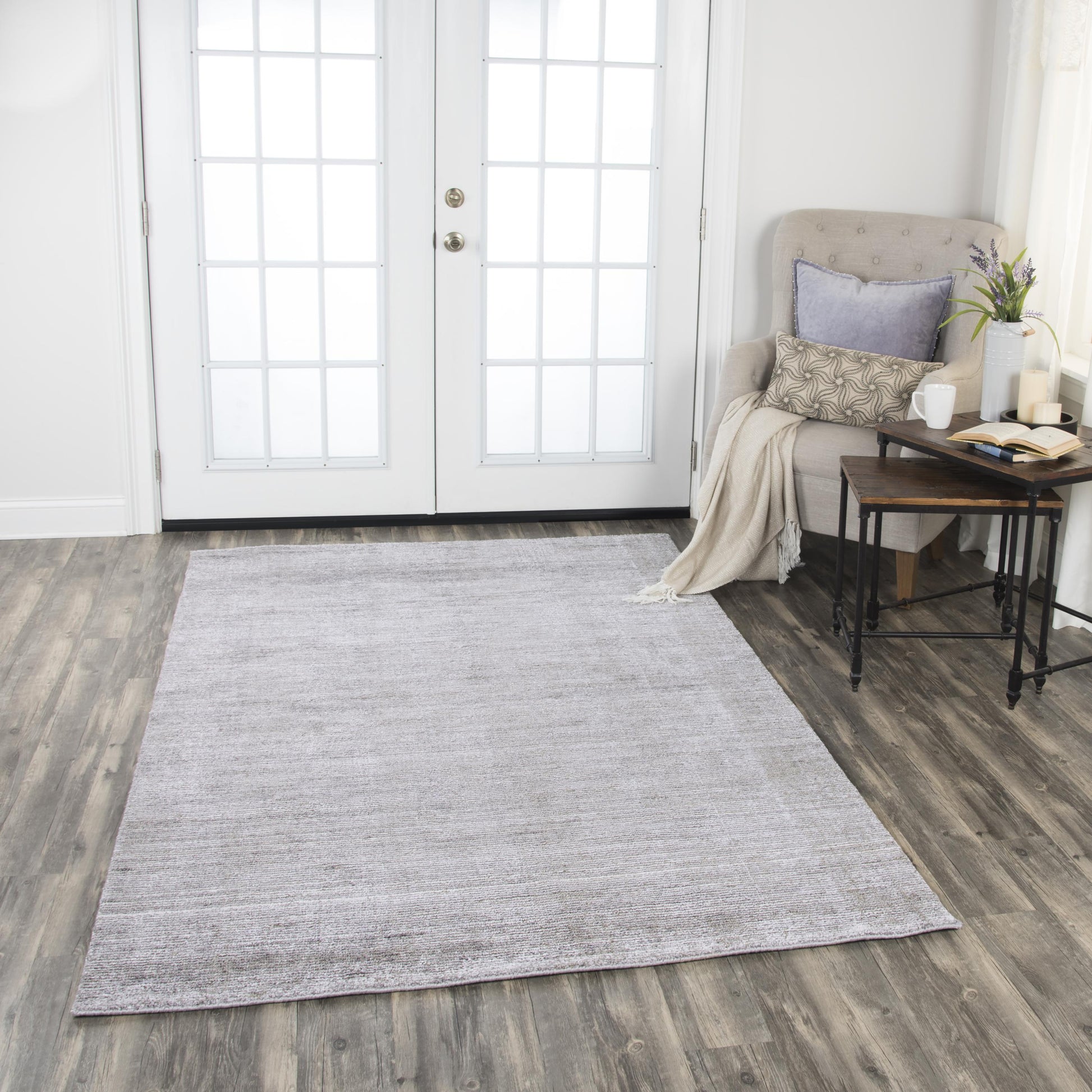 Rug, 5' x 8'.