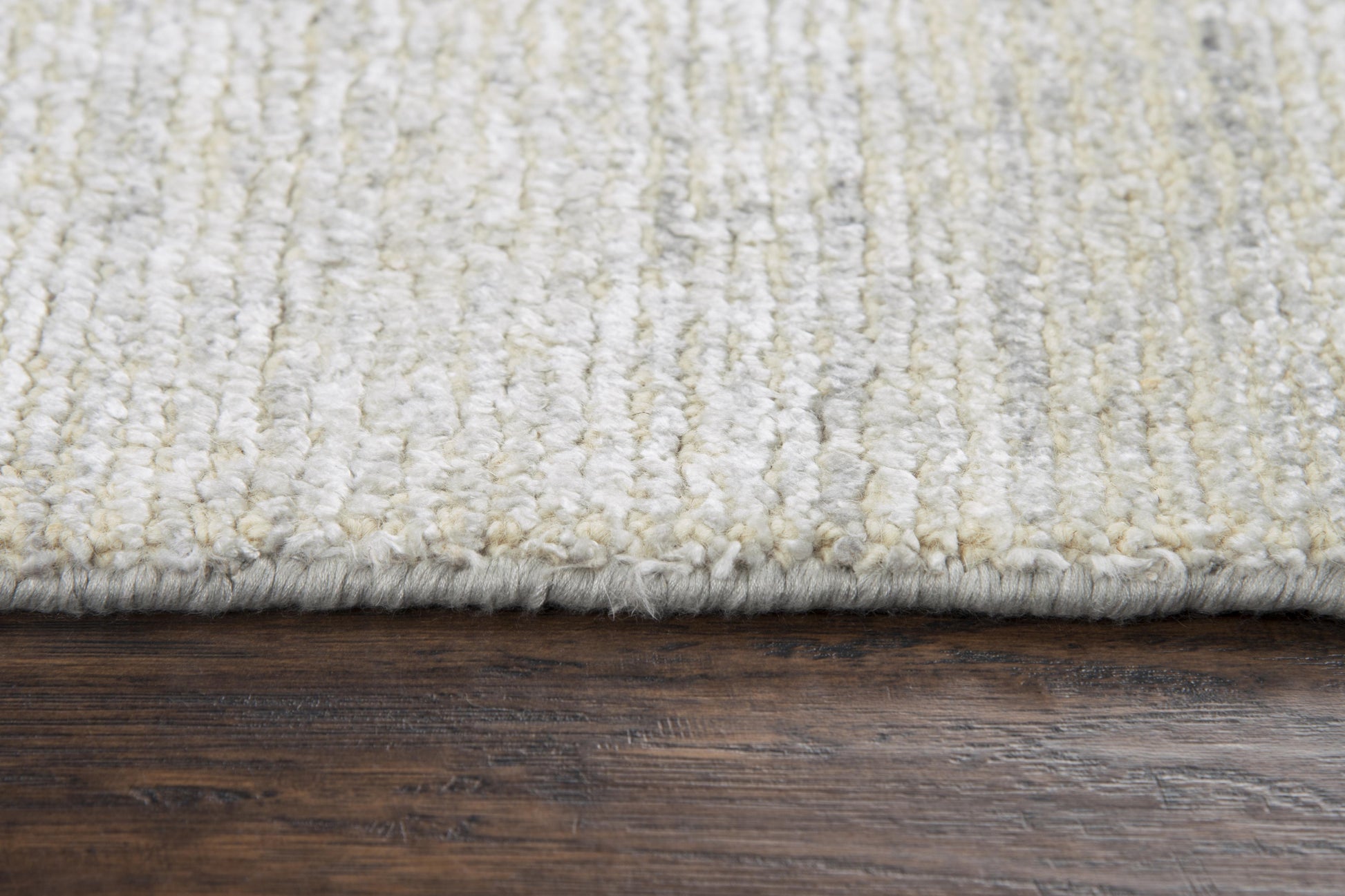 Casual style rug, 8' x 10'.