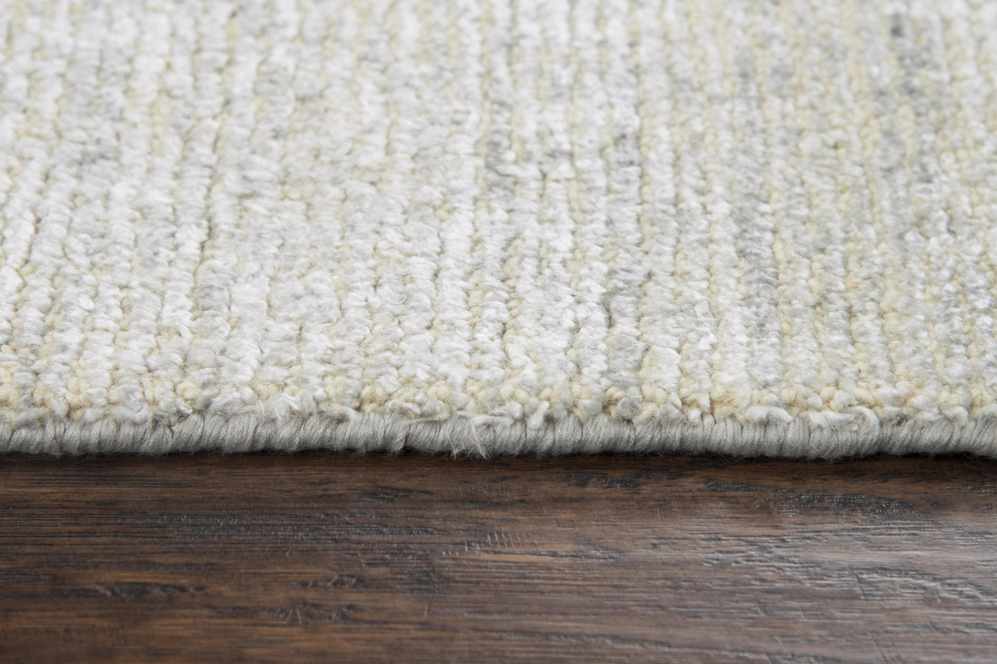Casual rug, 9' x 12'.