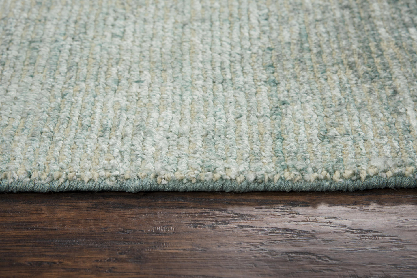 Casual rug, 5' x 8'.