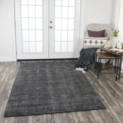 Casual area rug, 9' x 12'.