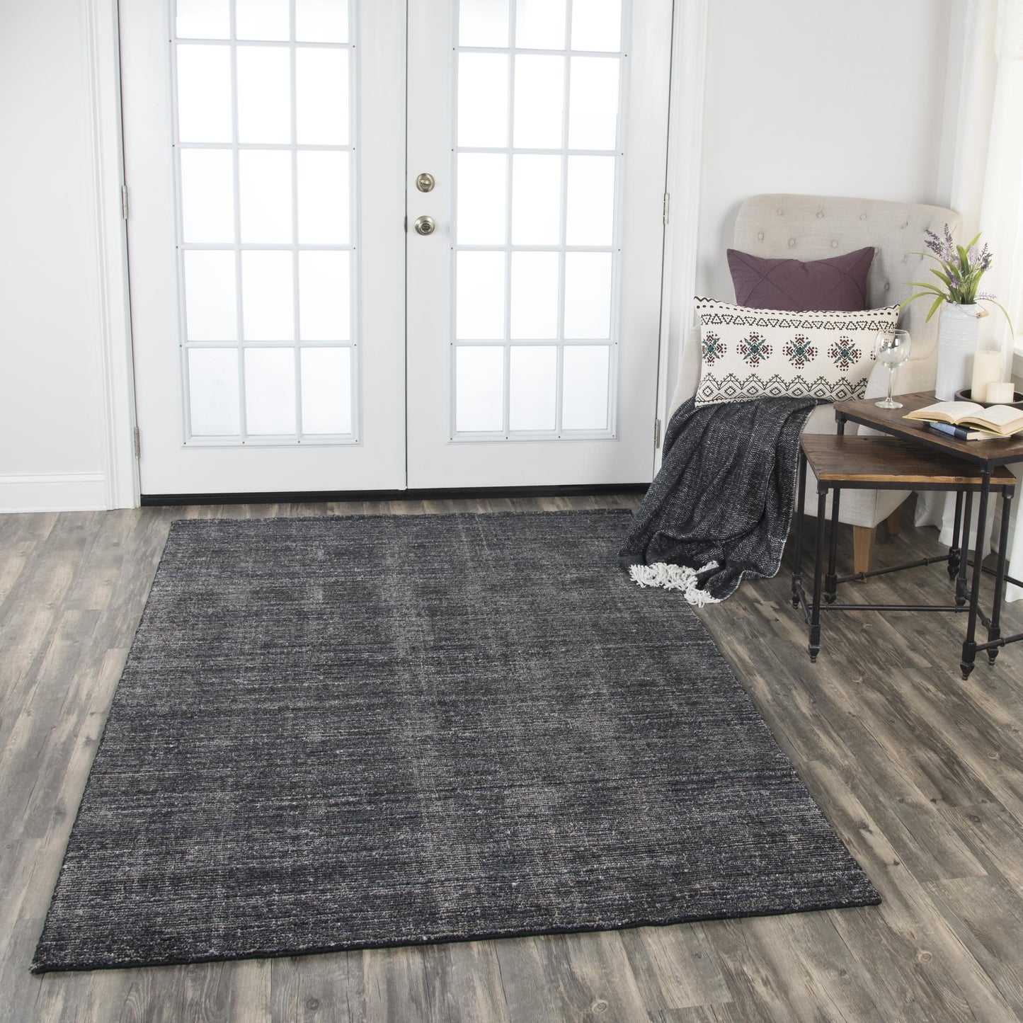 Rug, 8' x 10'.