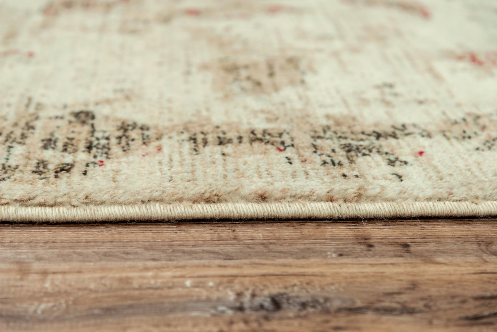 Traditional rug, 10' x 13'.