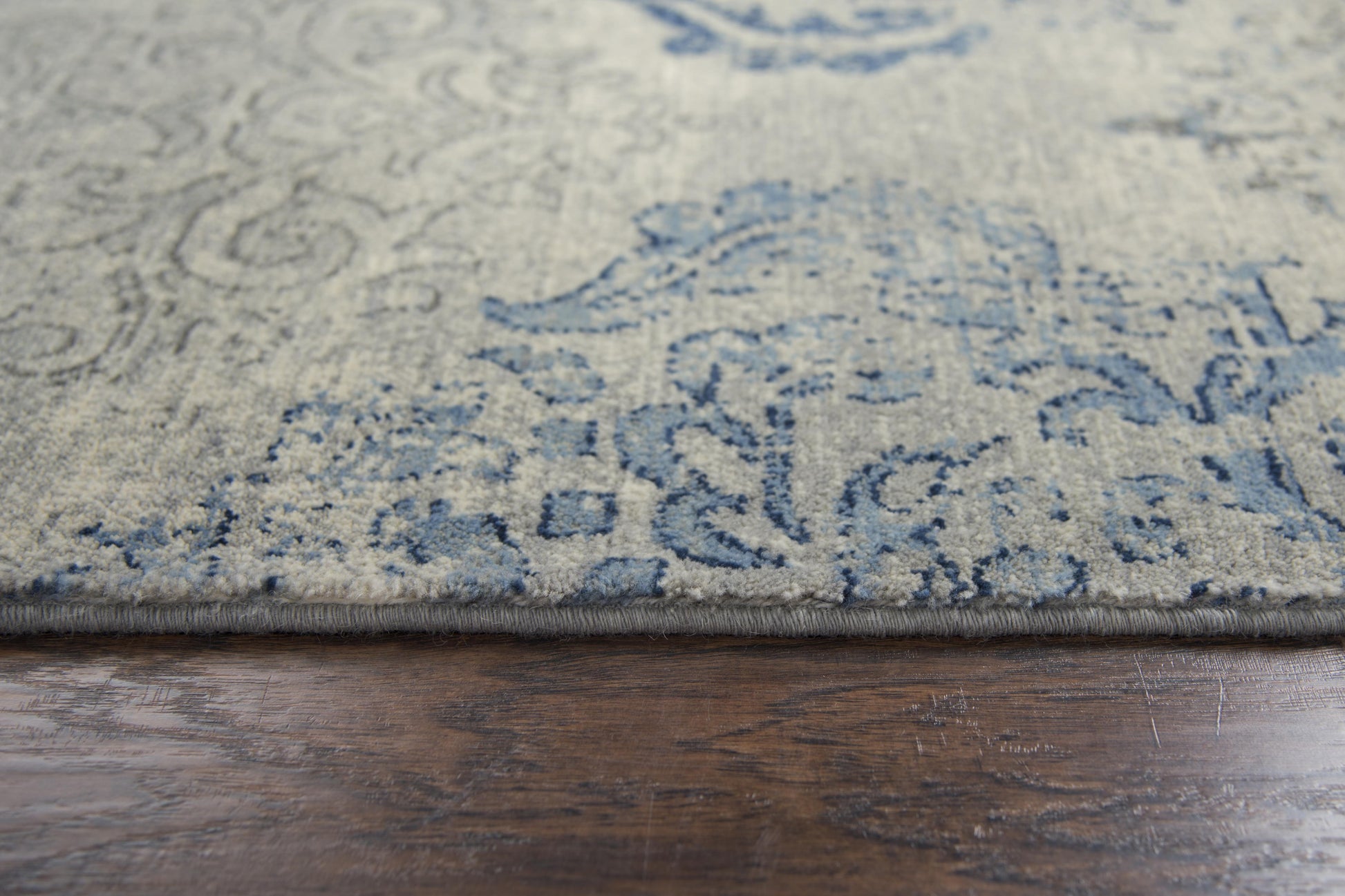 2' x 3' rug, Gossamer Transitional style.