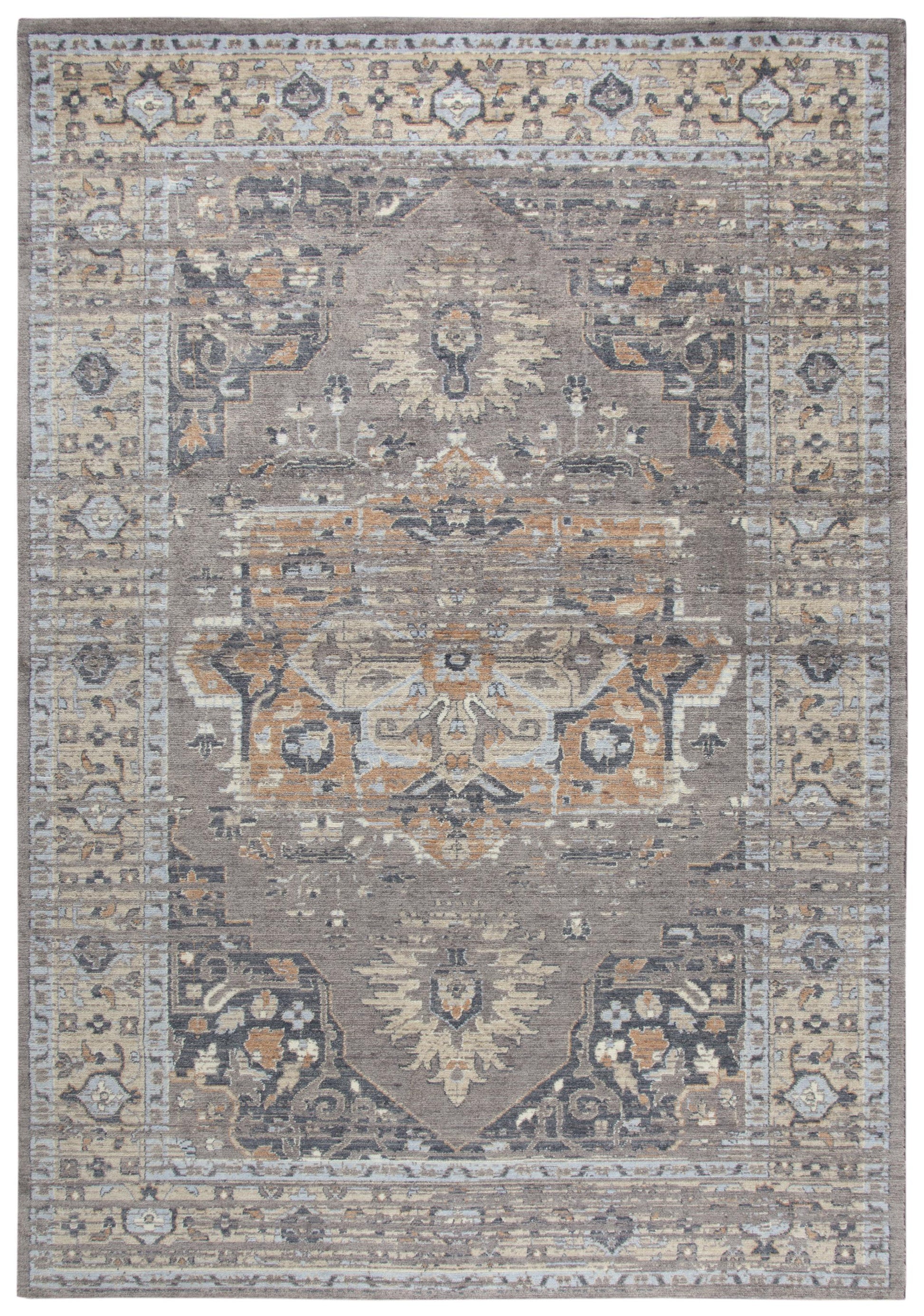 Traditional rug, 3' x 5'.