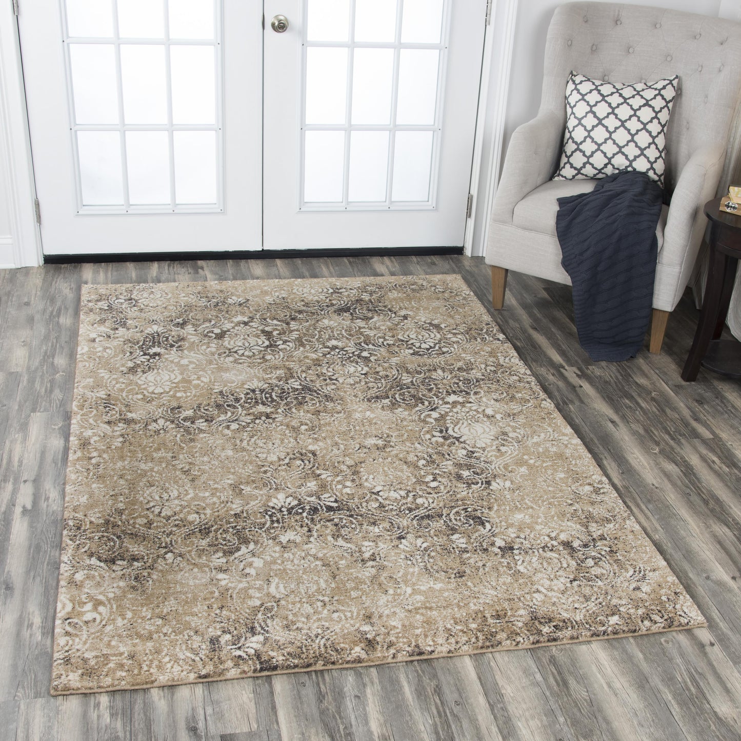 Gossamer transitional rug, 2' x 3'.