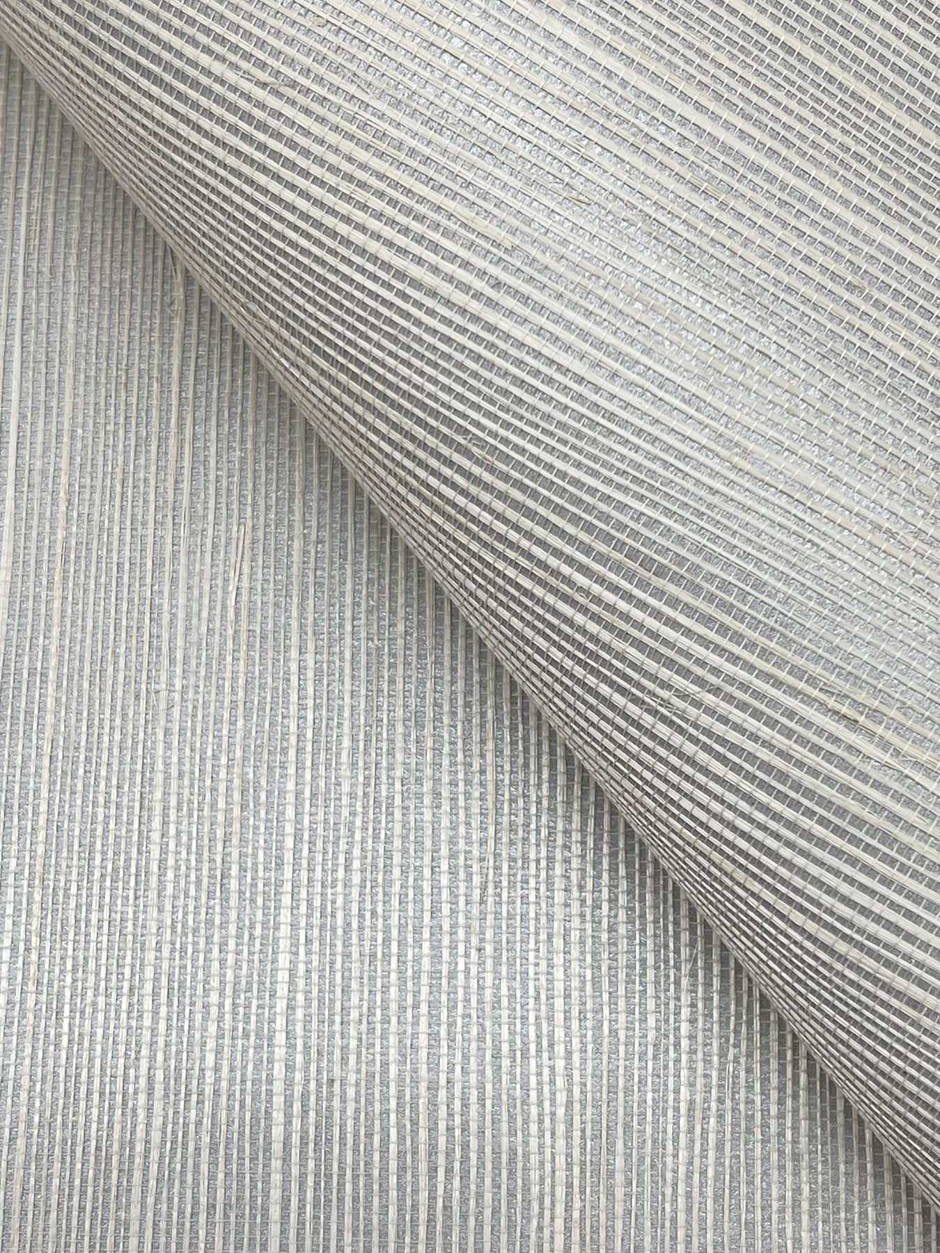 York Wallcoverings Designer Sisals Fan Deck Maguey Sisal Cloudy Wallpaper Traditional Grasscloth Greys   - GV0133NWFD