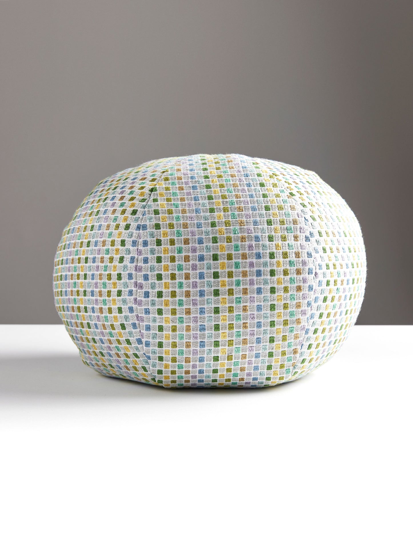 SCALAMANDRE PILLOWS   GEOMETRIC 
SMALL SCALE ROUND    - GW 0002SODETPILL