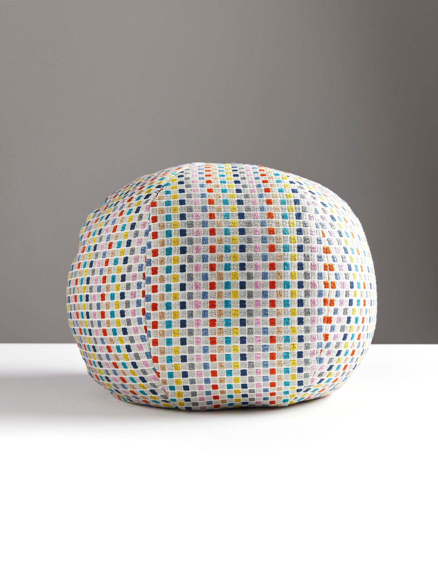 SCALAMANDRE PILLOWS   GEOMETRIC 
SMALL SCALE ROUND    - GW 0003SODETPILL