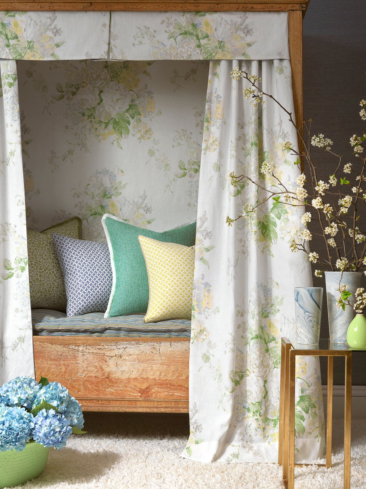 SCALAMANDRE  SYBILLA BOUQUET FABRIC FROST   - GW 000116621 NEW SKU # GW166210001