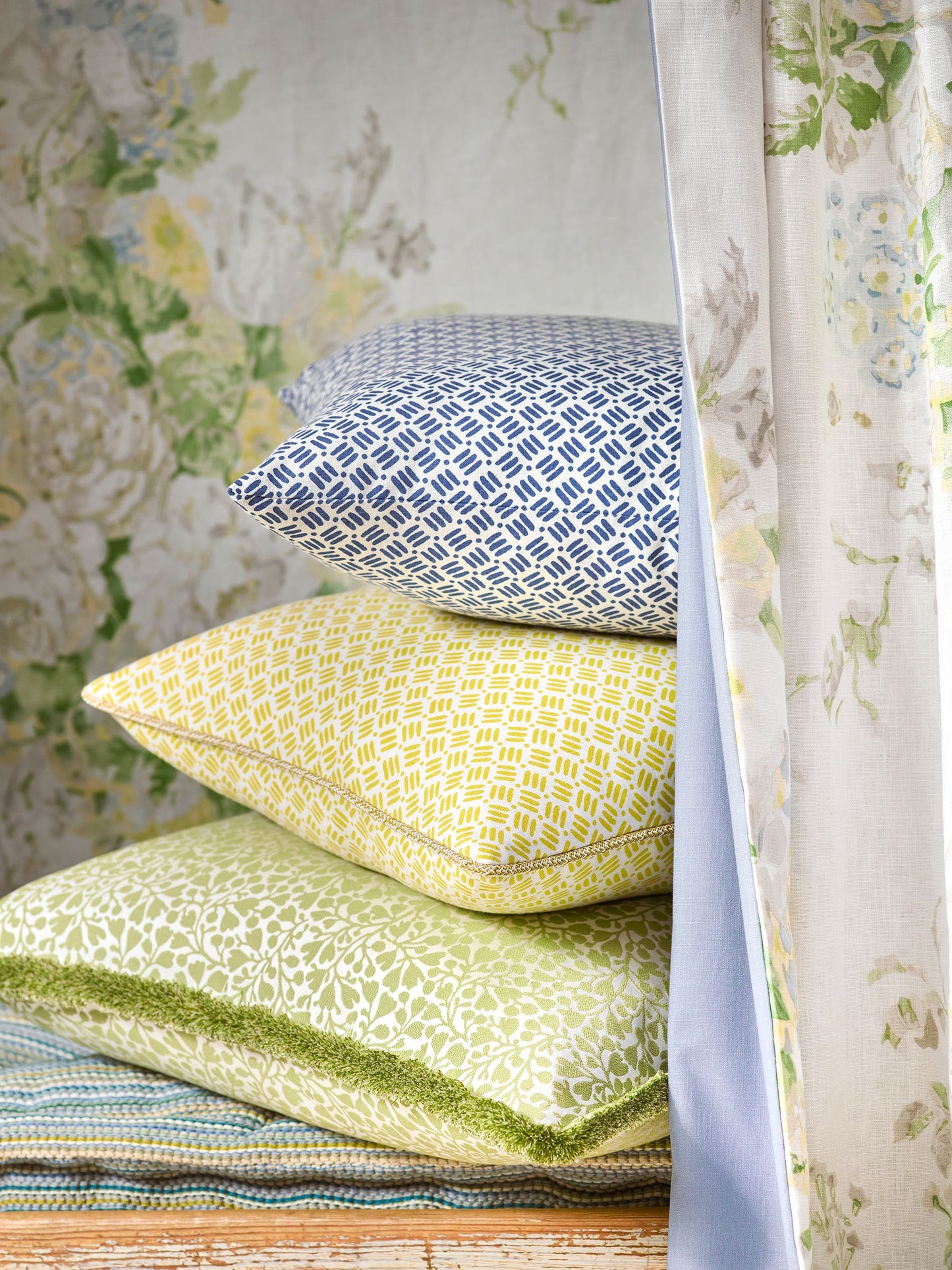 SCALAMANDRE  SYBILLA BOUQUET FABRIC HILLSIDE   - GW 000216621 NEW SKU # GW166210002