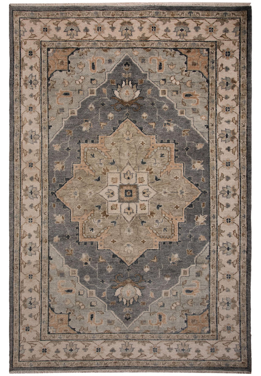 Traditional rug, 4' x 6'.