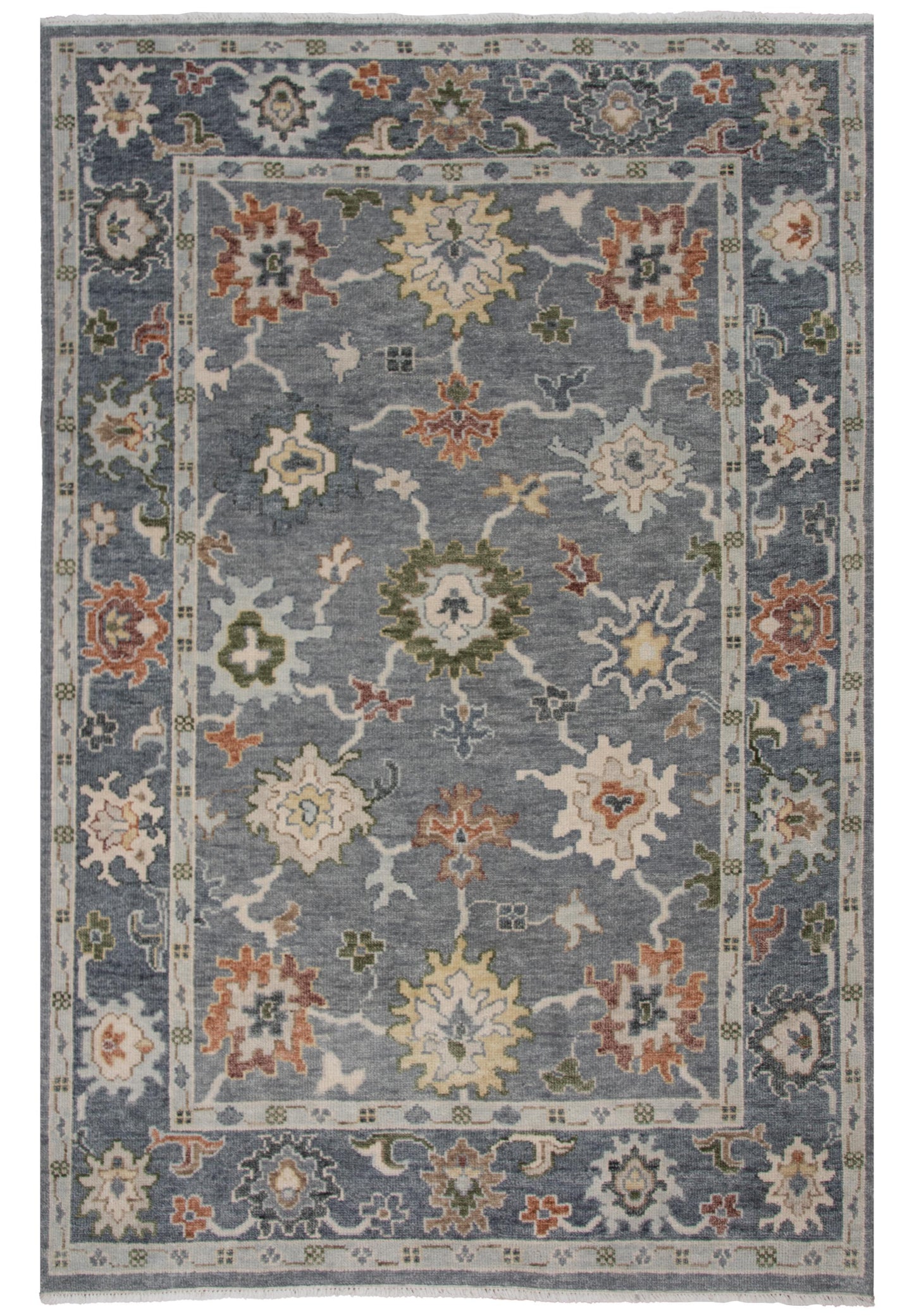 Traditional area rug, 12' x 15'.