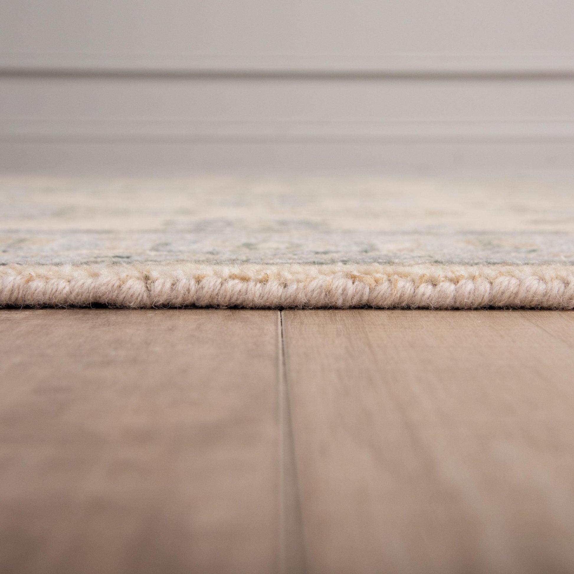 Traditional 2' x 3' rug.