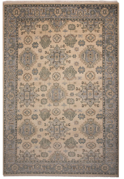Traditional rug, 6' x 9'.