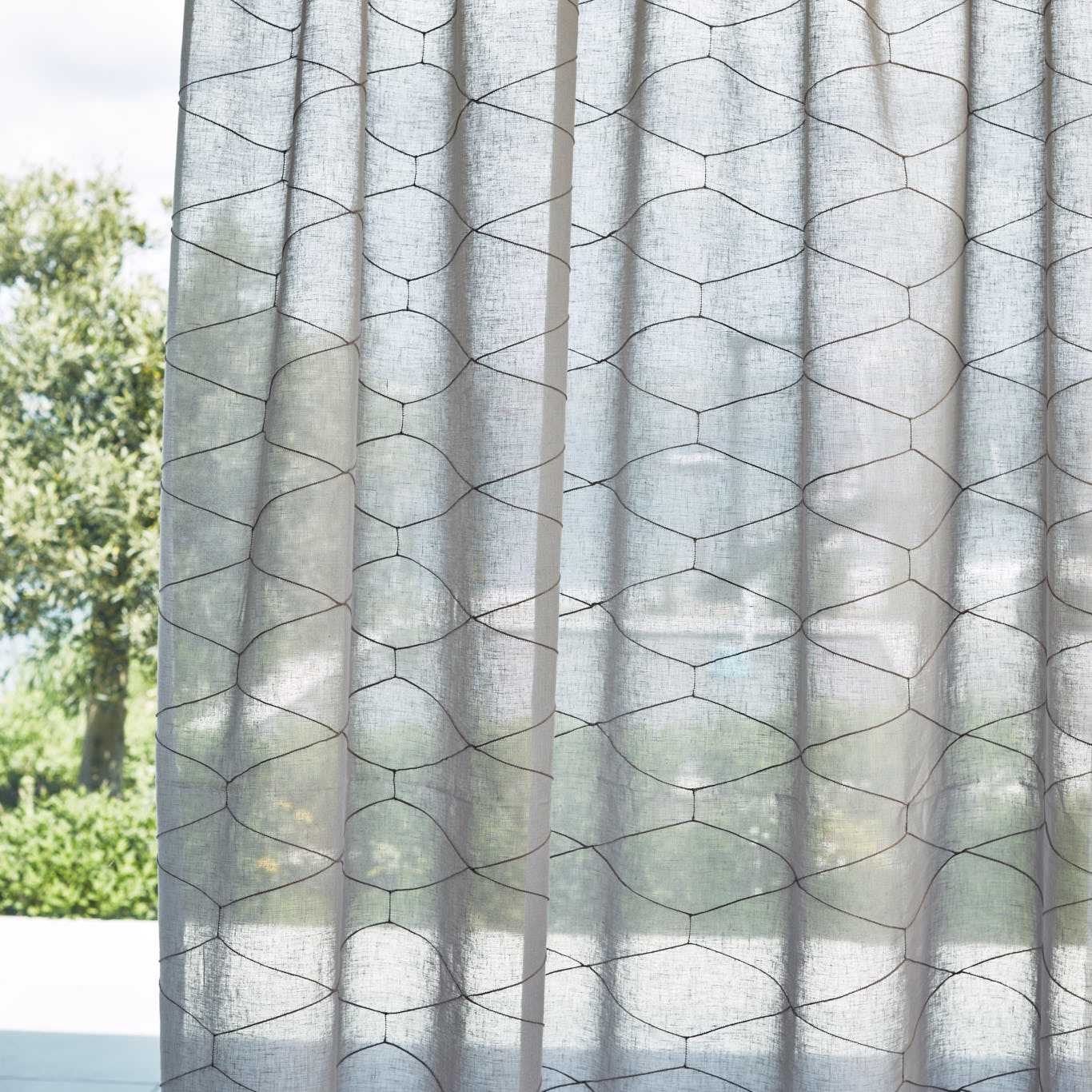 HARLEQUIN Arbor Fabric Plains , Textures Temple Grey   - HCOL133934