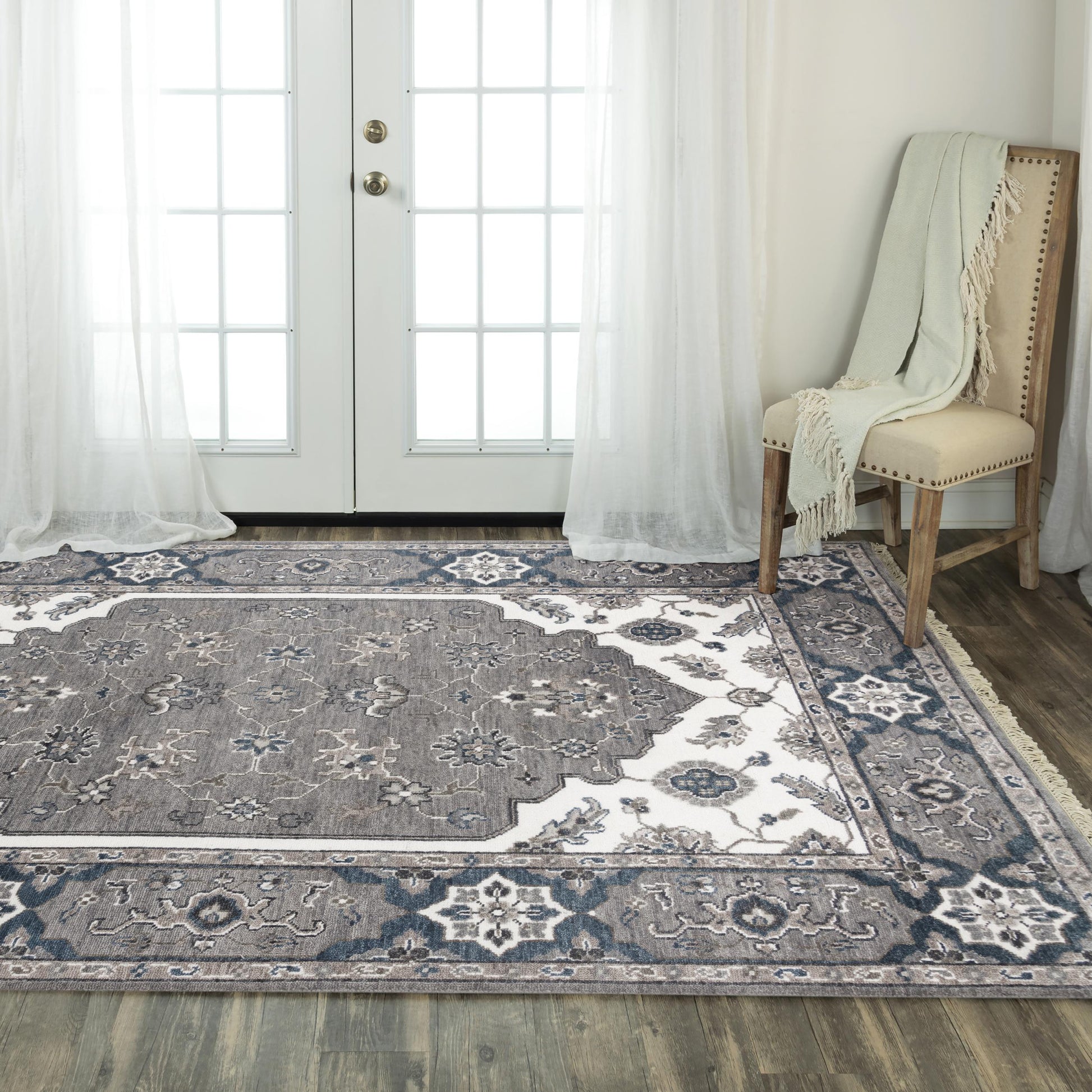 8' x 10' rug, traditional style.