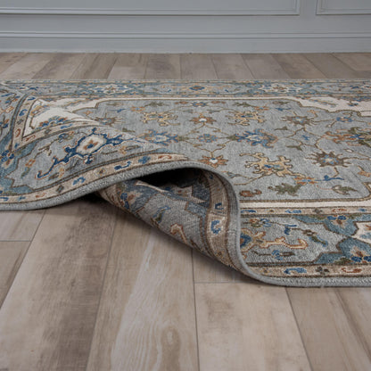 Historia Traditional rug, 10' x 14'.