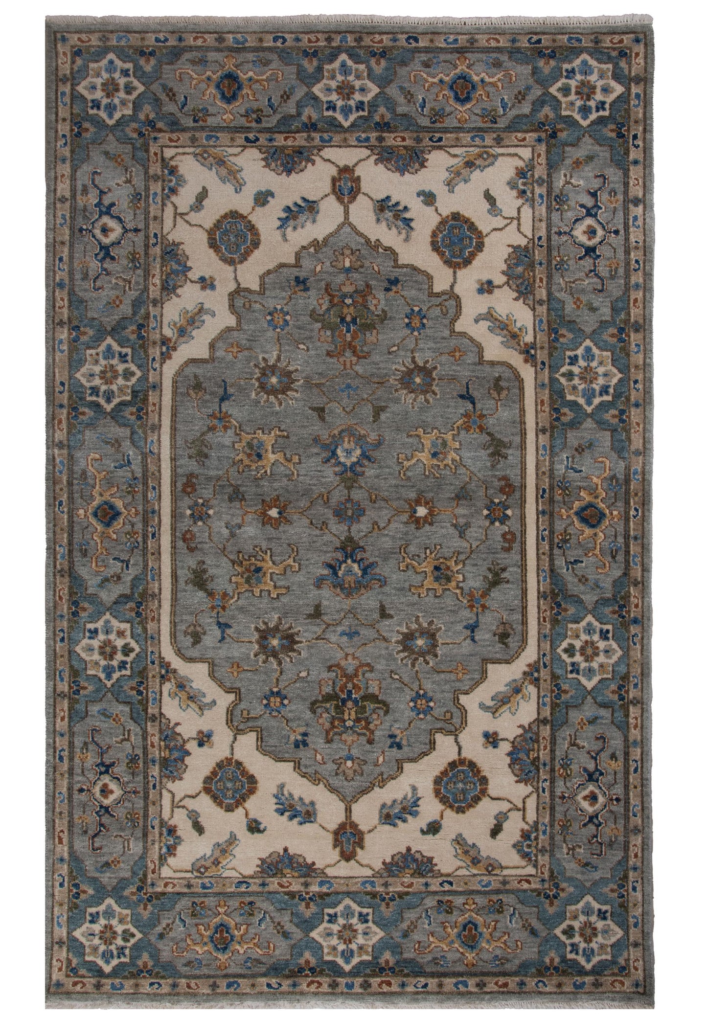 Traditional rug, 2' x 3