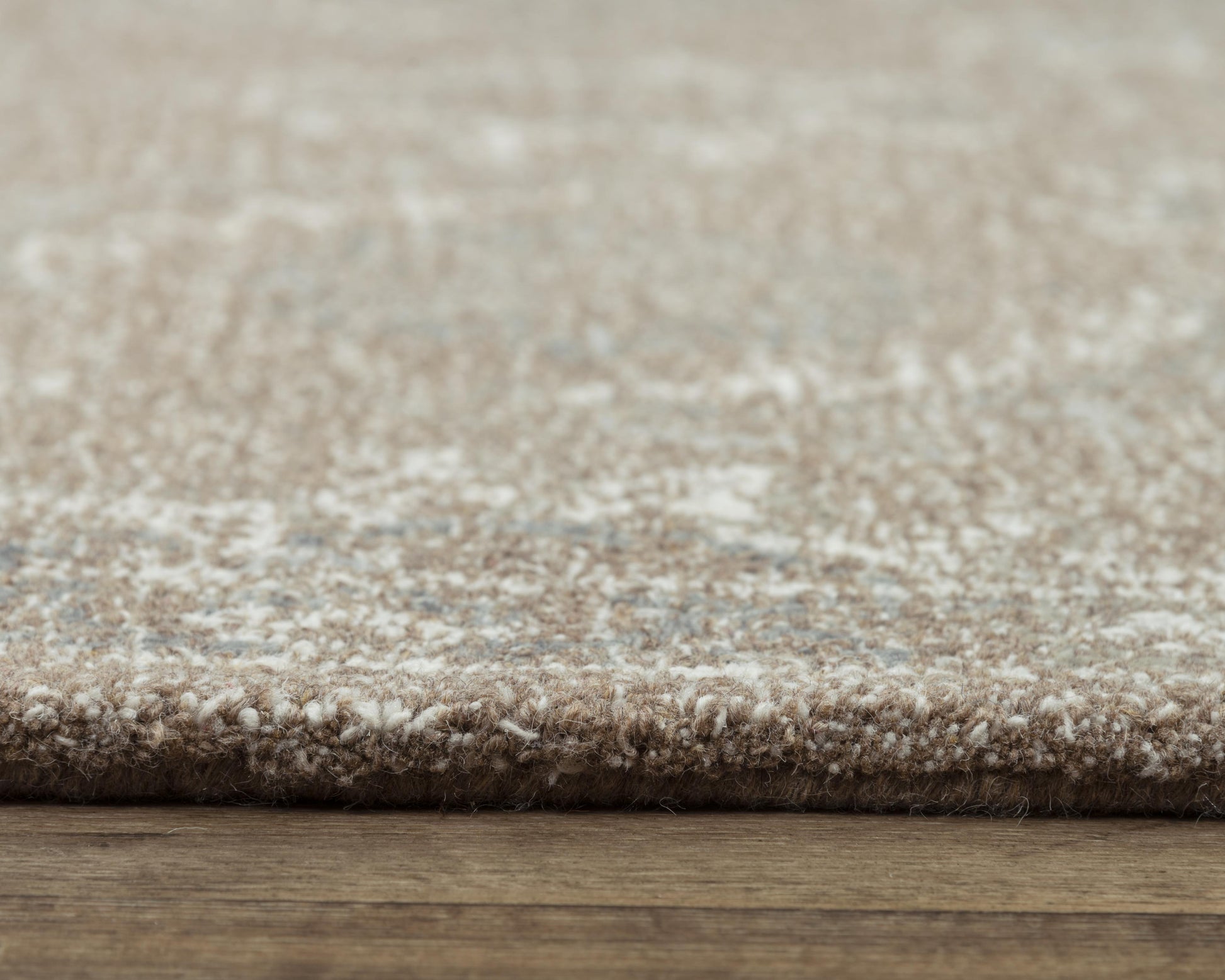 Traditional 5' x 8' rug.