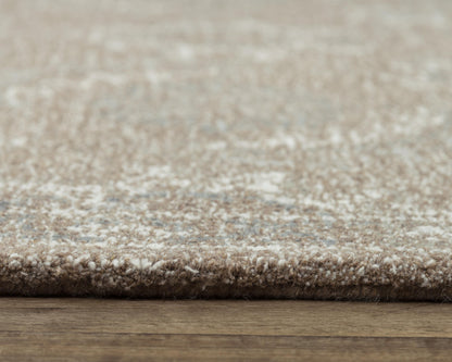 Traditional rug, 9' x 12'.