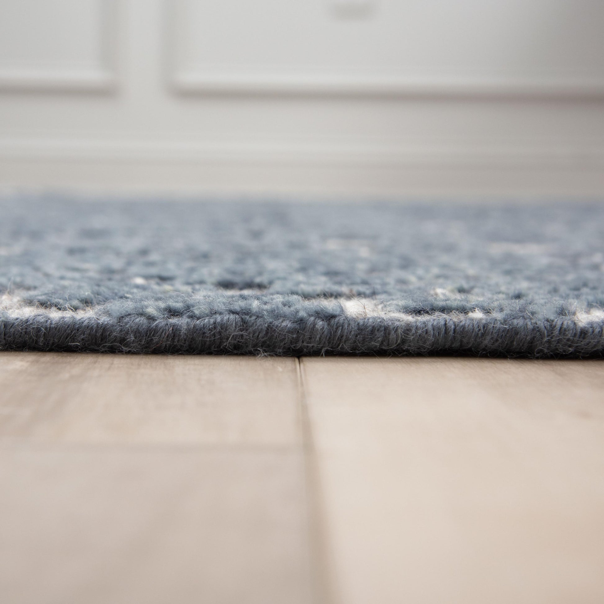 Transitional area rug, 8' x 10'.