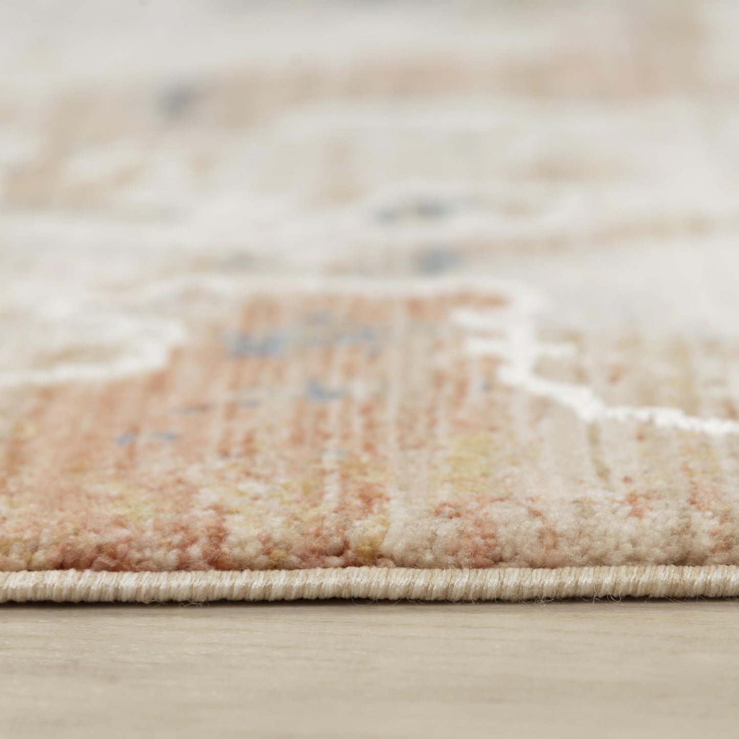 Contemporary rug, 4' x 6'.