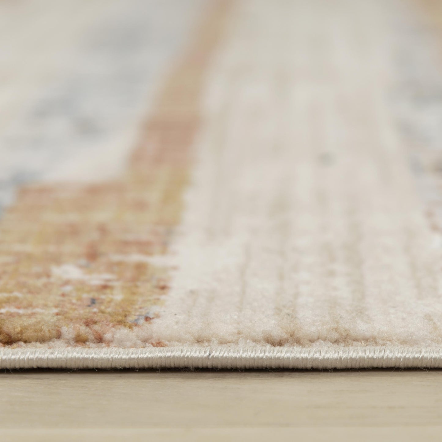 Transitional rug, 4' x 6'.
