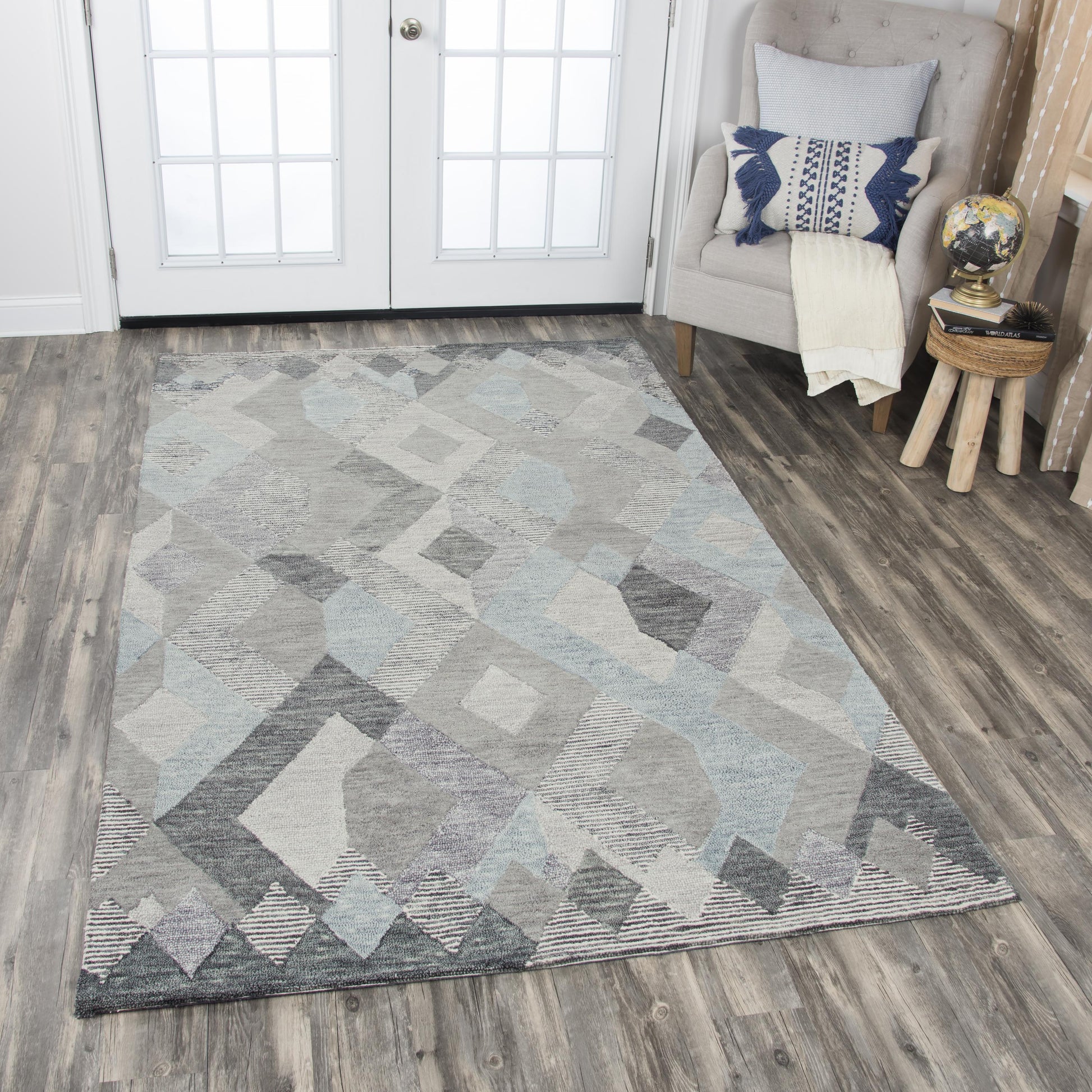 Rectangular modern area rug, 10' x 13'.