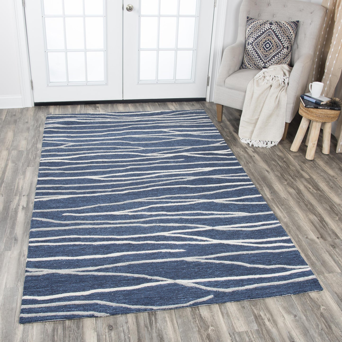 Idyllic contemporary rug, 5' x 8'.