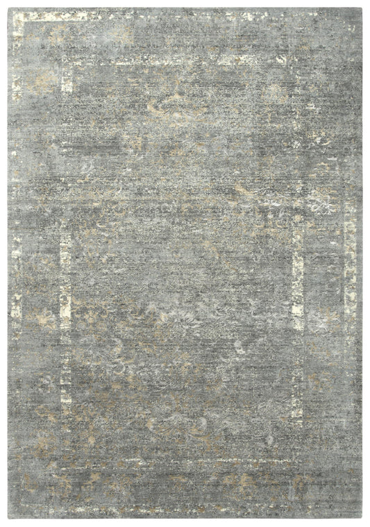 Traditional rug, 9' x 12'.