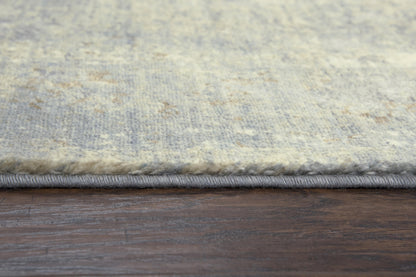 Traditional rug, 2' x 8'.