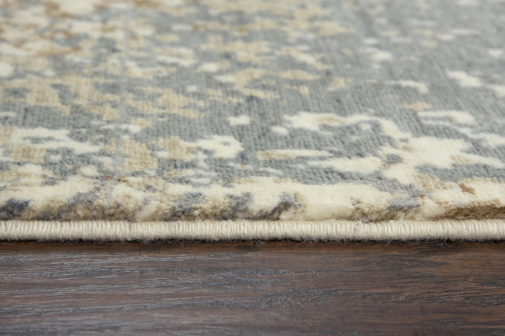 Impressions Contemporary rug, 2' x 8'.
