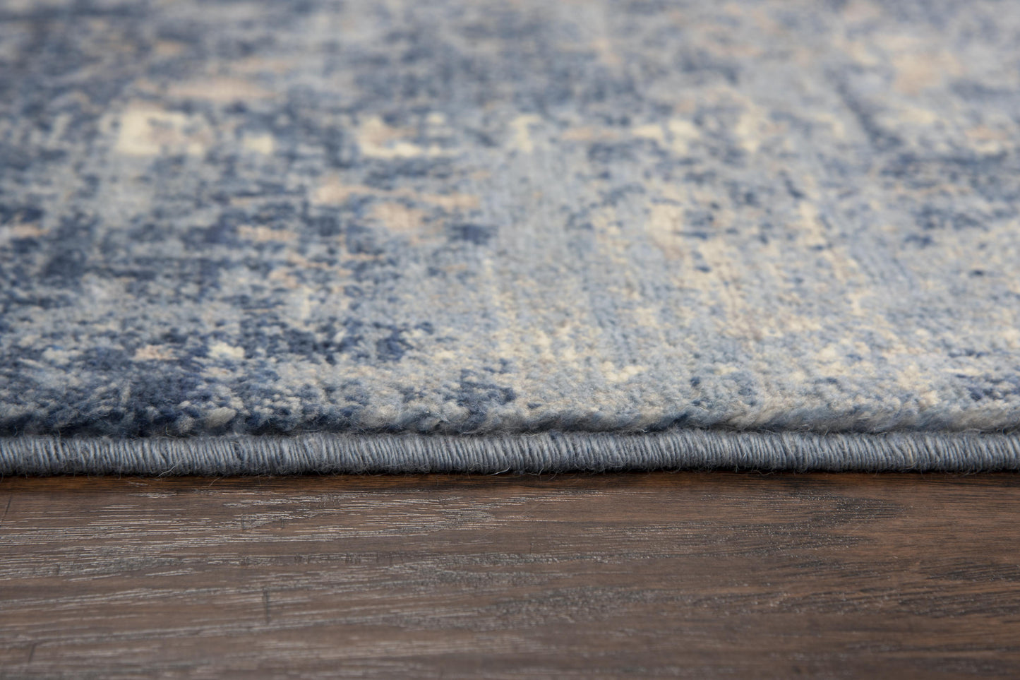 Area rug, 9' x 12', transitional style.