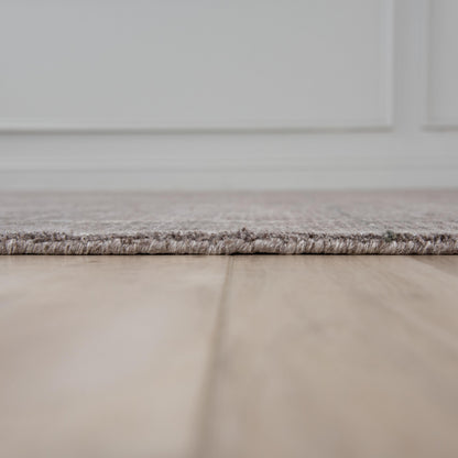 Kiki rug, casual style, 9' x 12'.
