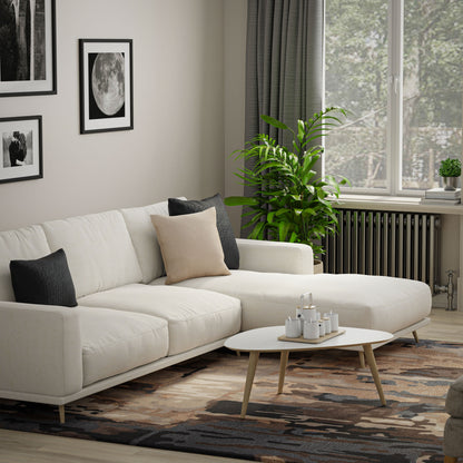 Modern 4' x 6' rug.