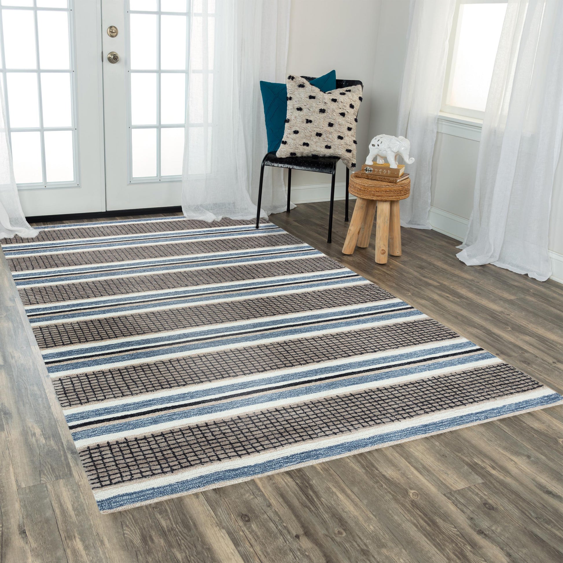 Transitional area rug, 8' x 10'.