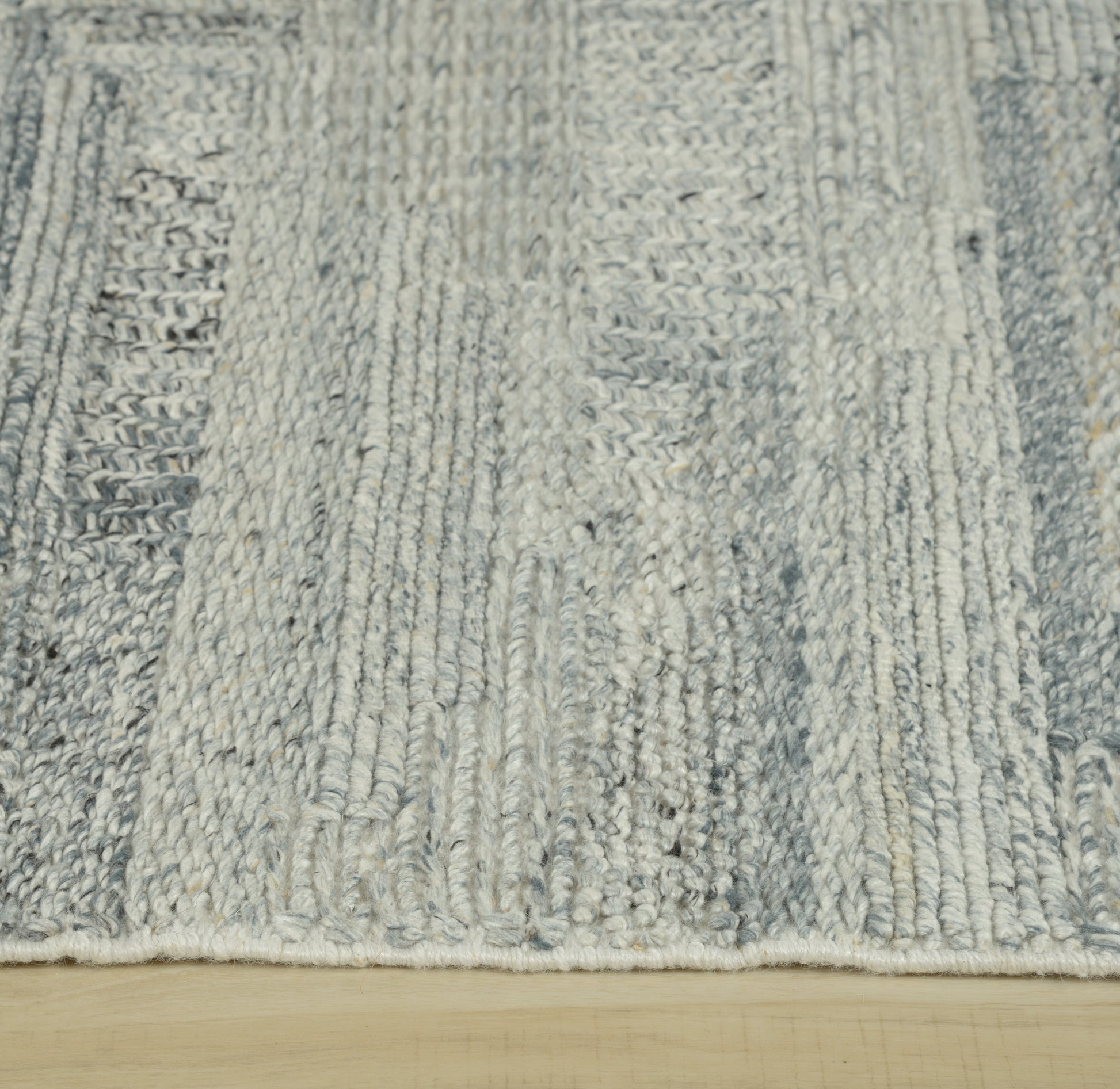 Contemporary rug, 8' x 10'.