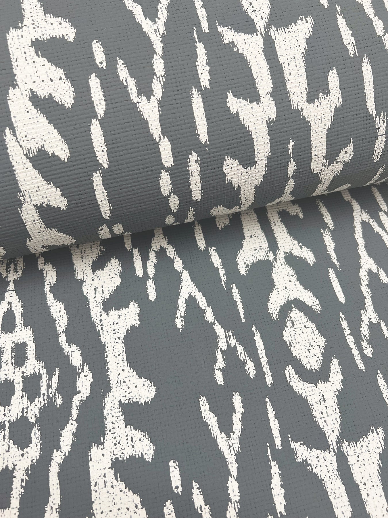 York Wallcoverings Lemieux et Cie Signature Rousseau Paperweave Charcoal Wallpaper Transitional Geometrics Greys   - LM5342