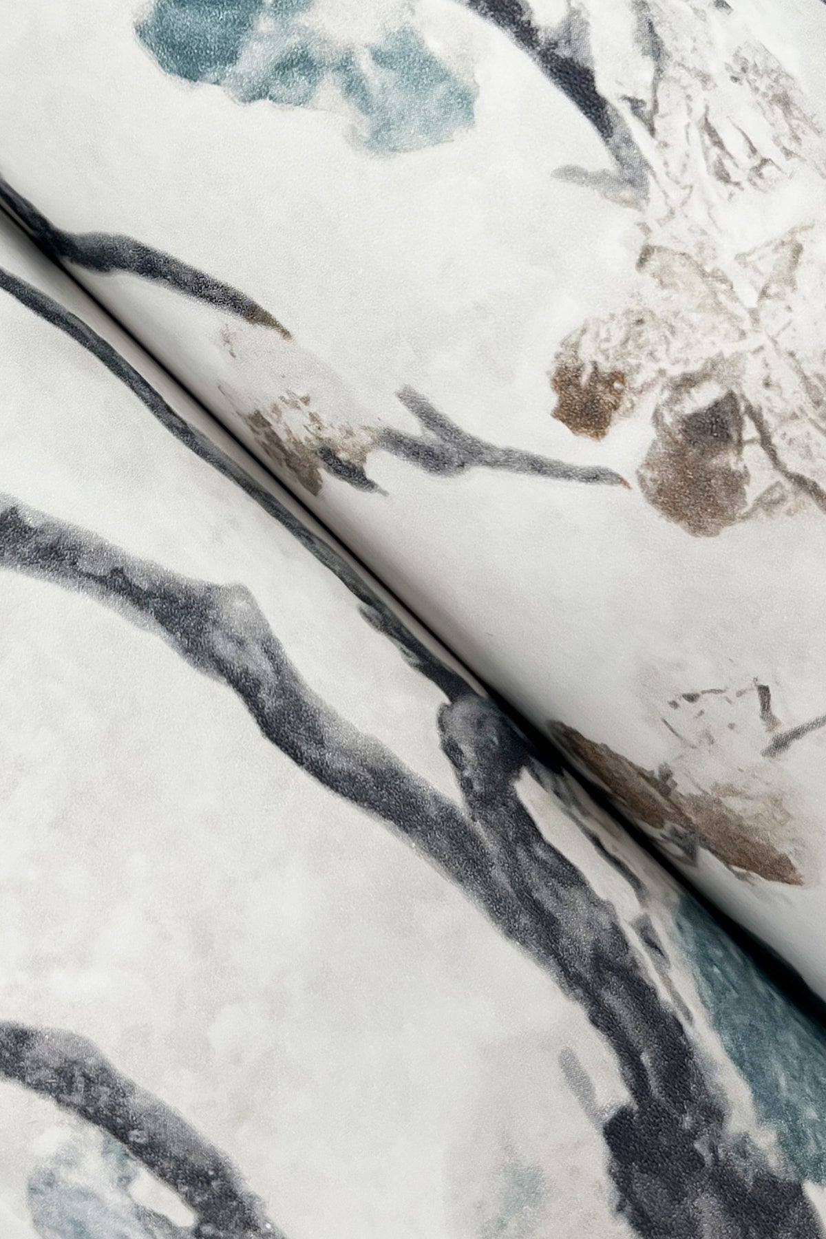 York Wallcoverings Lemieux et Cie Signature Avril Chinoiserie Peacock Wallpaper Traditional Florals Blues   - LM5412