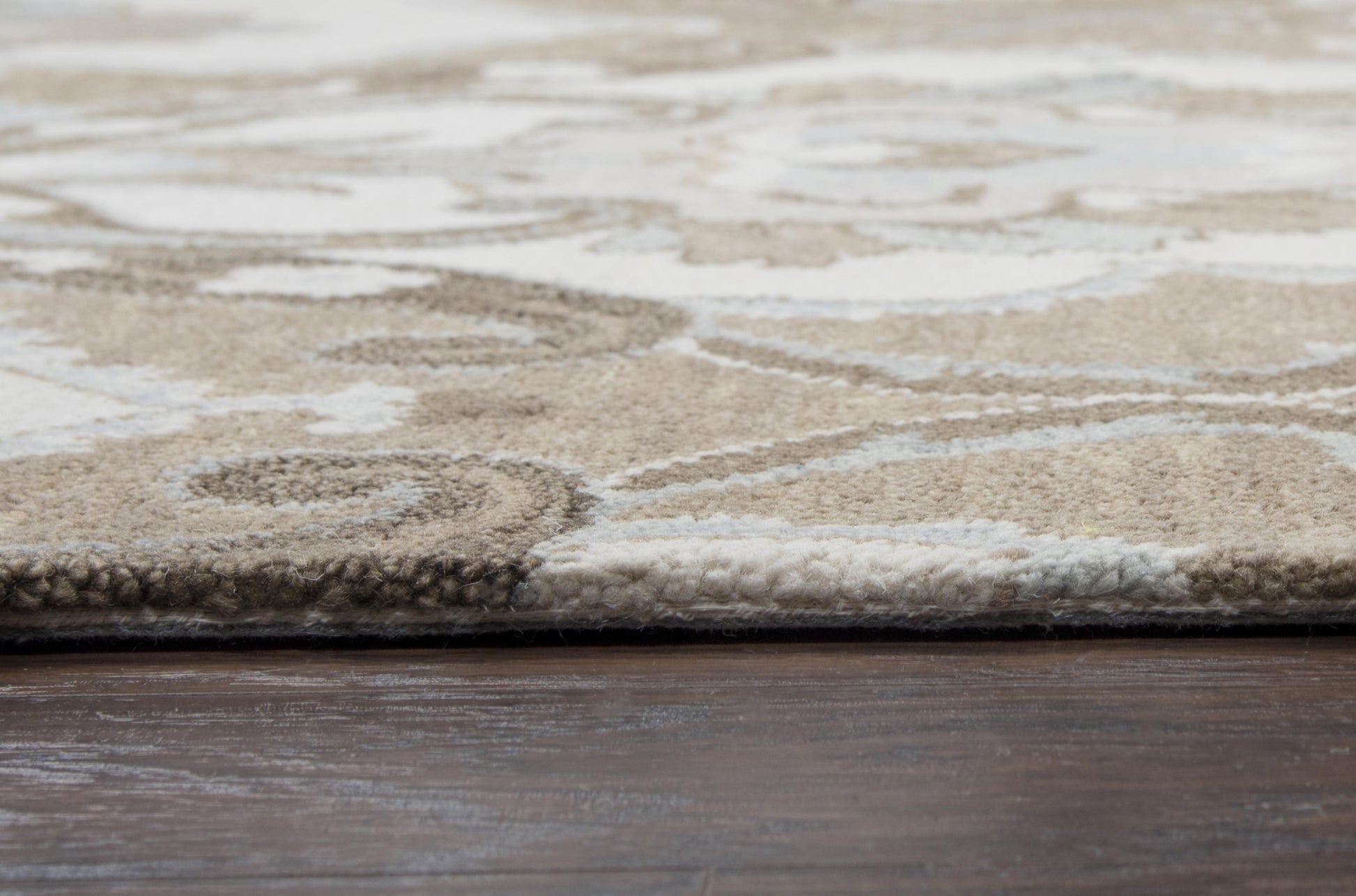Leone transitional rug, 7' x 10'.