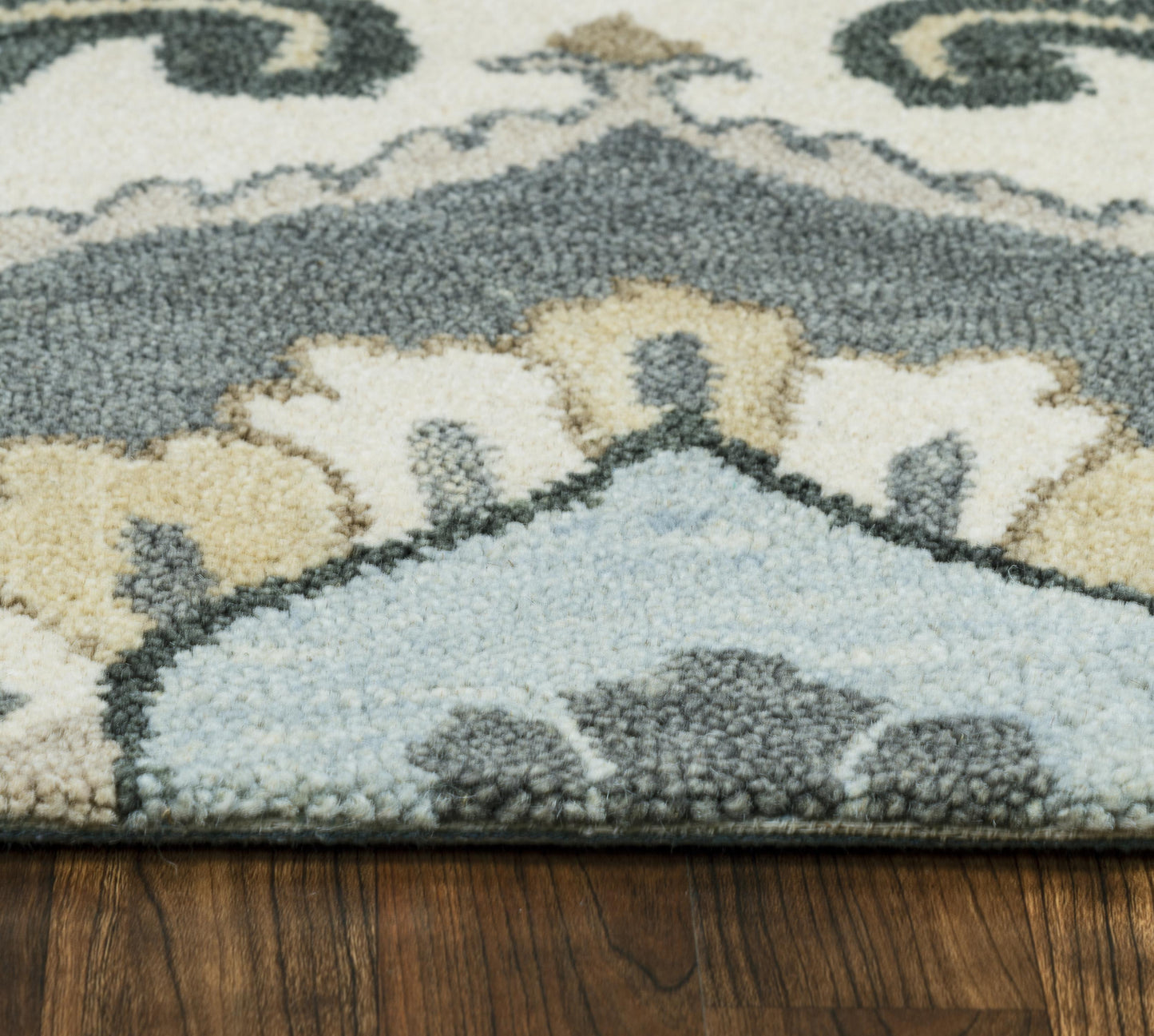 Area rug, 8' x 10'.