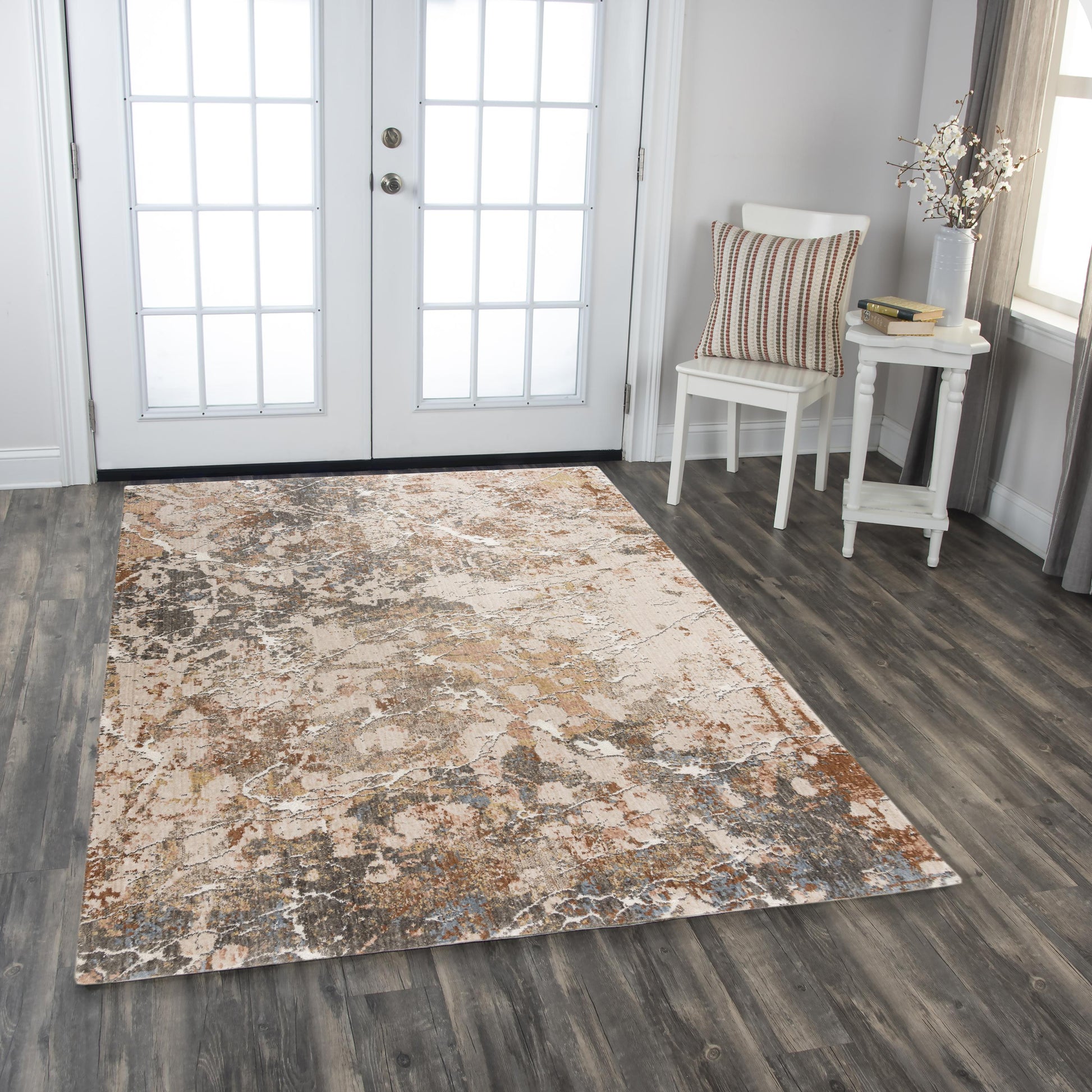 Contemporary area rug, 5' x 8'.