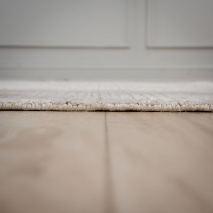 Casual rug, 12' x 15'.