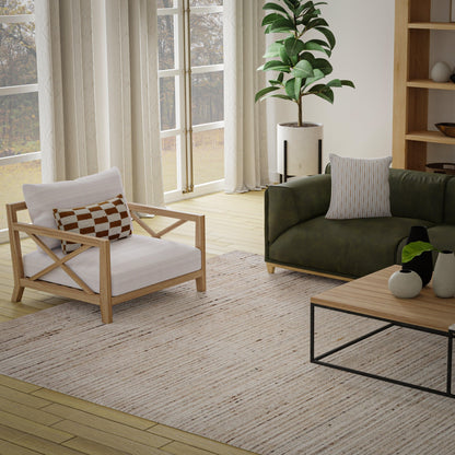 Casual rug, 12' x 15'.