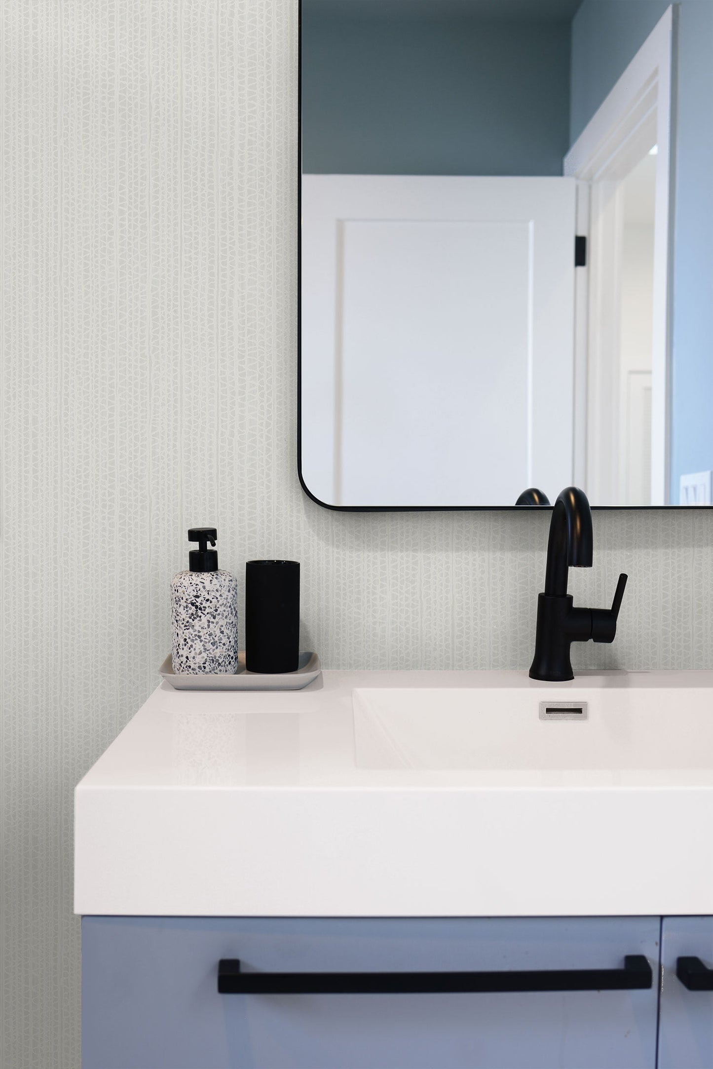 Seabrook Designs Living with Art Cardboard Faux Faux Contemporary Grey Metallic  - LW50710